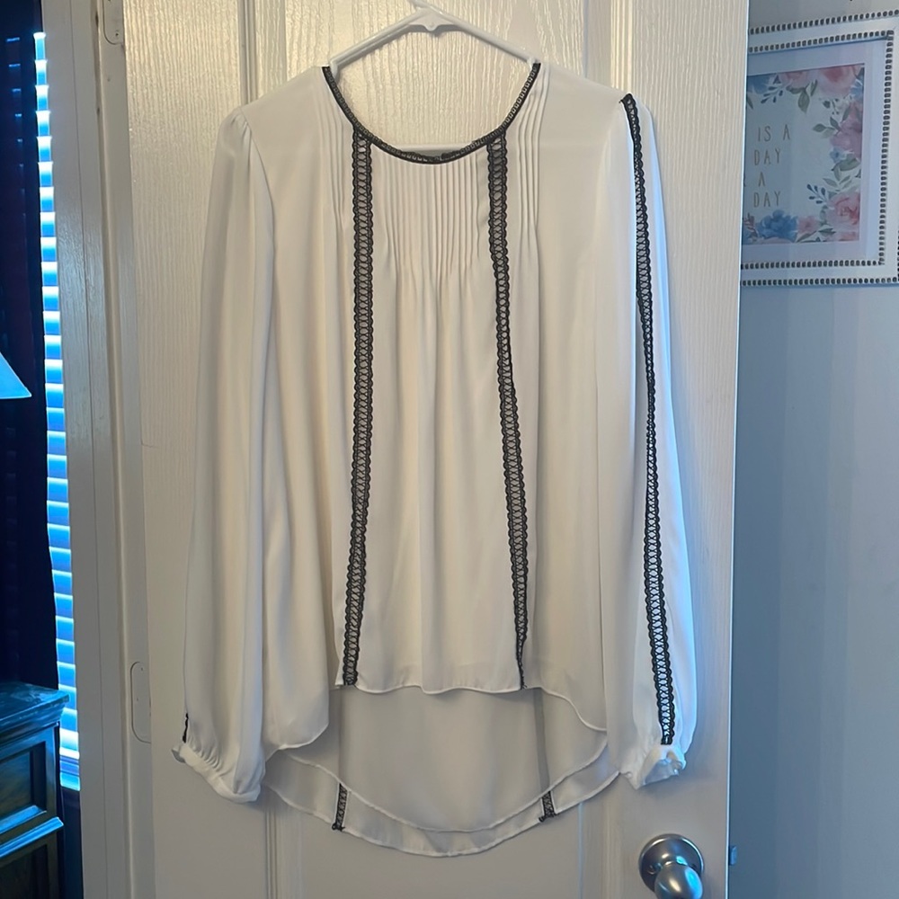 WHITE HOUSE BLACK MARKET LONG SLEEVE BLOUSE